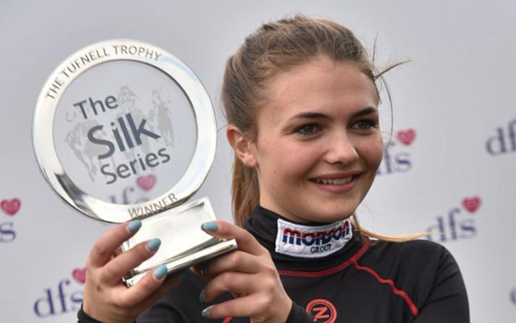 Megan Nicholls with the trophy for winning the Silk Series 2018.
